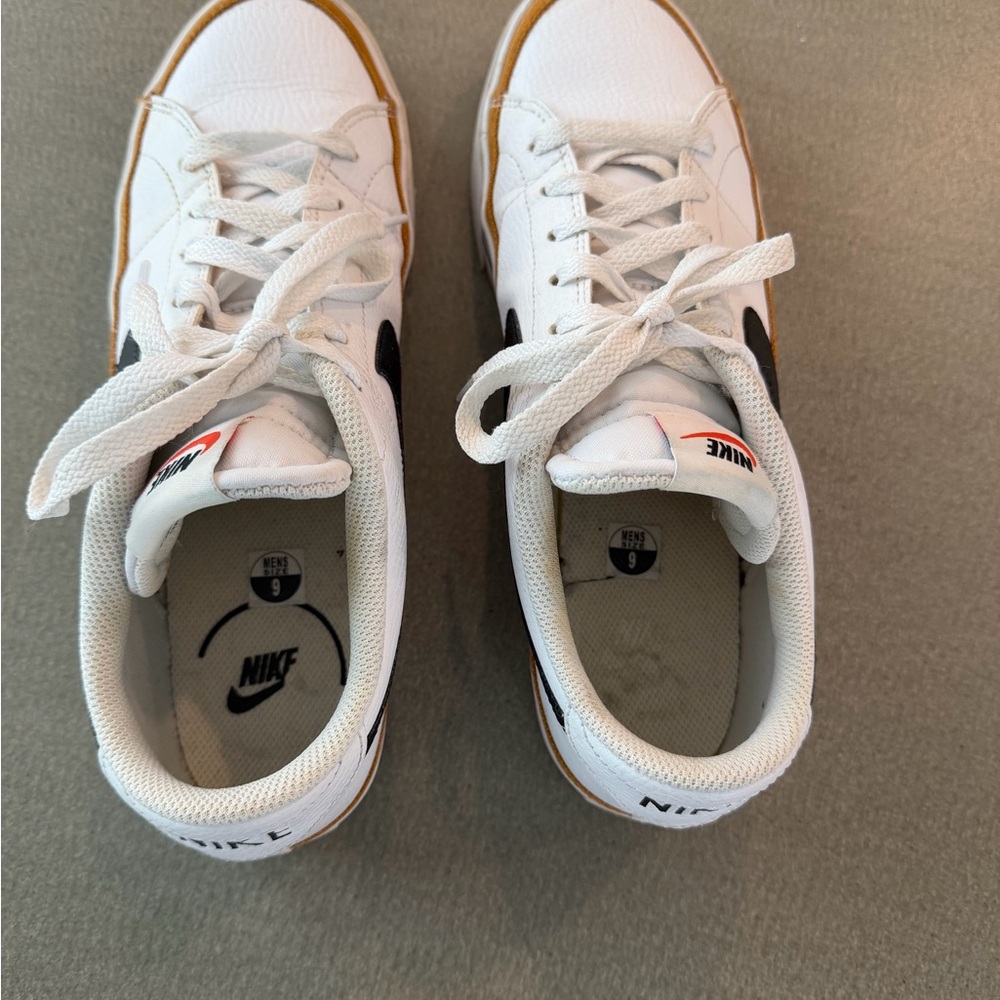 Nike Men’s White Sneakers with Navy Check and Gold Accents Sz 9 - Picture 4 of 4